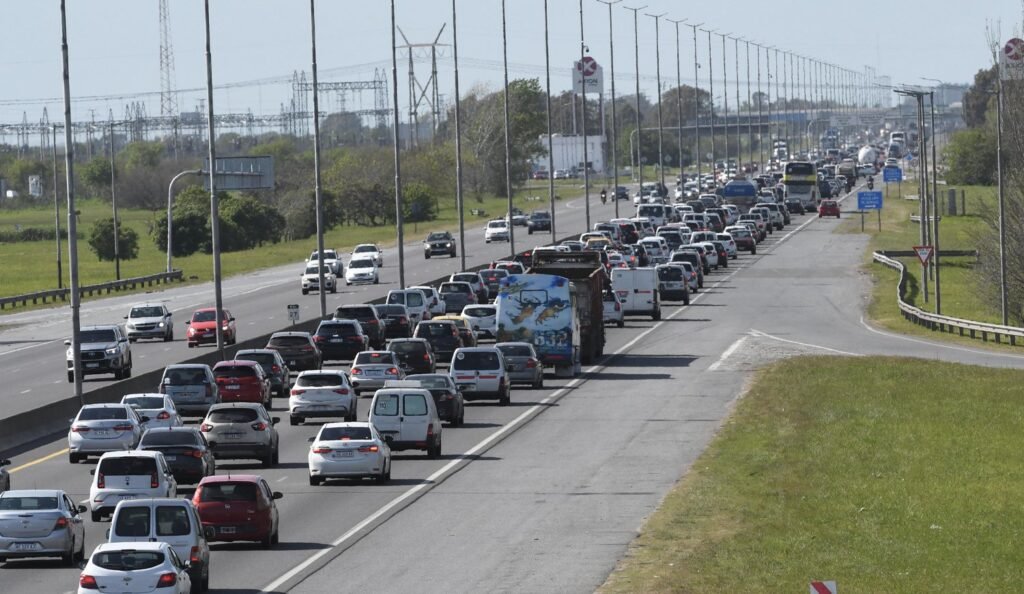 “Finde” largo: más de 2.100 automóviles por hora rumbo a la Costa