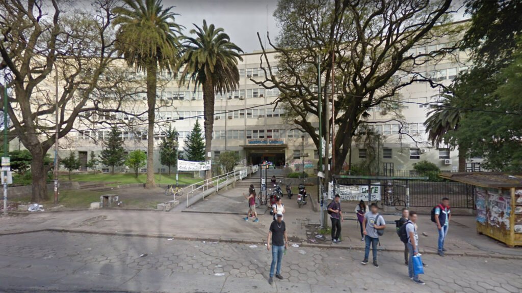 Bochazo en Medicina de La Plata: 800 alumnos reprobaron un parcial y hay polémica