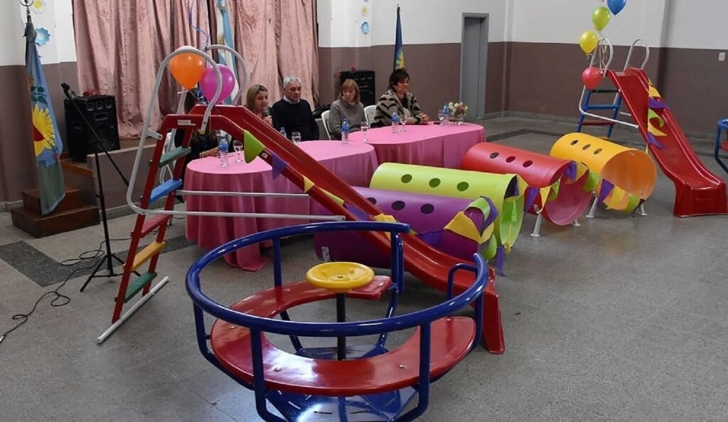 El Municipio de Berisso entregó nuevos juegos a todos los jardines de infantes de la ciudad