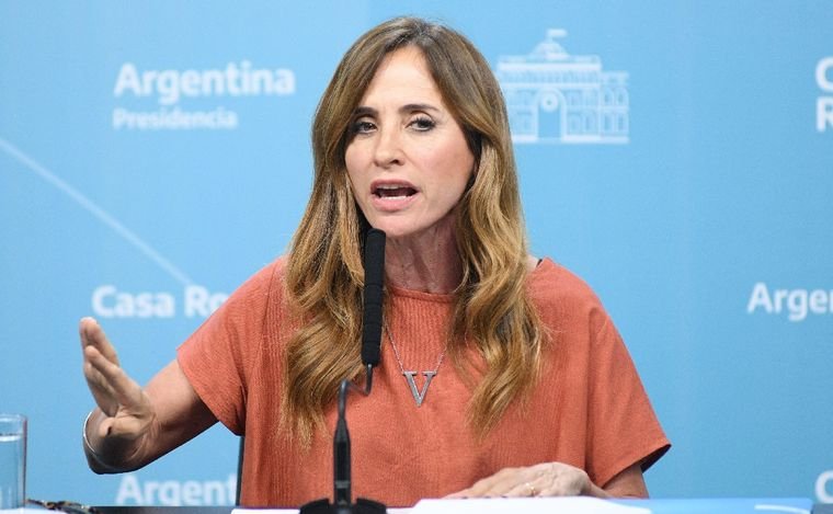 La ministra de “ajuste social” dio de baja 100 mil planes más y estigmatizó a los que menos tienen