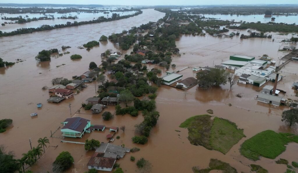 Más de una veintena de fallecidos por el paso de un ciclón en Brasil