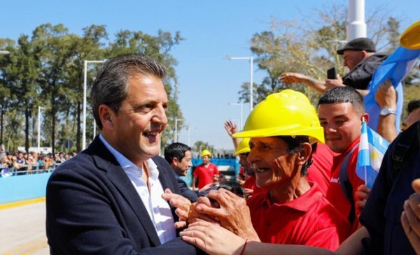 Massa ahora apunta a seducir al voto moderado