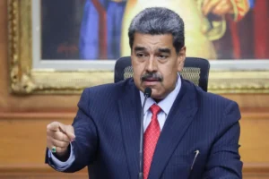 Piden a la Justicia argentina la captura de Nicolás Maduro y Diosdado Cabello