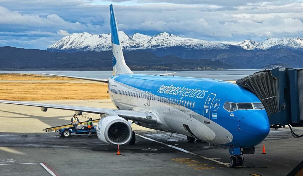 Aerolíneas Argentinas lidera en puntualidad mientras Flybondi encabeza las cancelaciones