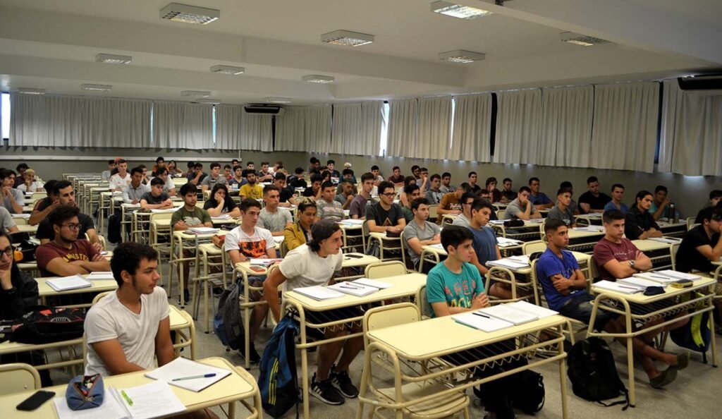 Comienzan los cursos de ingreso en la UNLP con más de 36.000 inscriptos