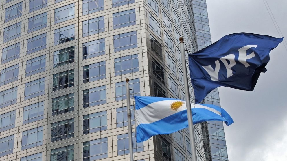Las acciones de YPF subieron tras un fallo clave en EE.UU. favorable a la Argentina